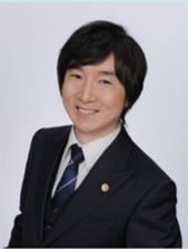 講師