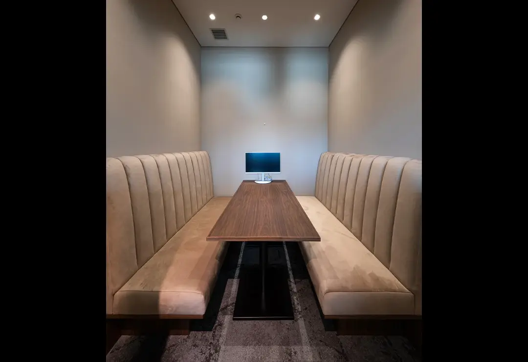 ミーティングブース（無料／予約制／モニター有／個室）