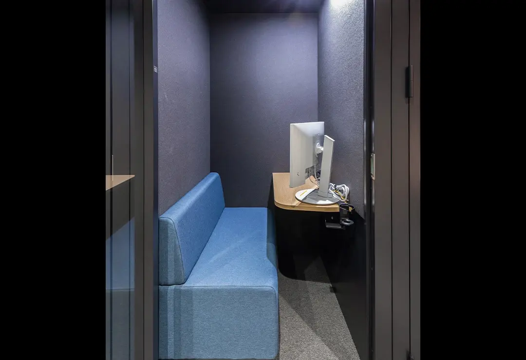 ワークブース（無料／予約制／モニター有）